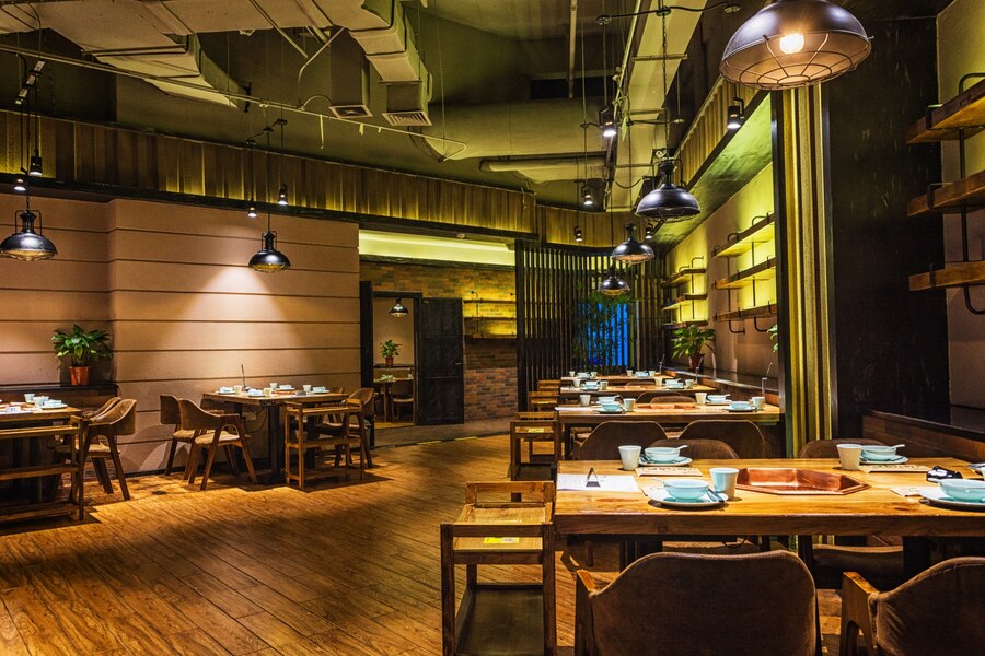 Maximising Small Spaces: Interior Design Tips for Cosy Restaurants